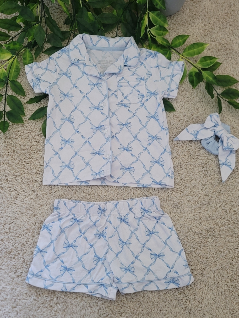 Little Girl Blue Ribbon Bow Pajama Set (Size 5/6)